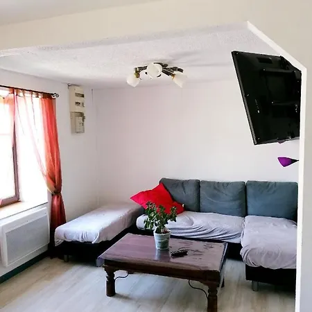 Casa de Férias Maison De 2 Chambres Avec Jardin Amenage Et Wifi A *